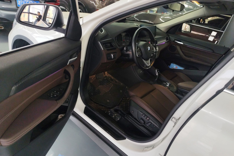 宝马X1 2020款 sDrive25Li 领先型中控内饰20