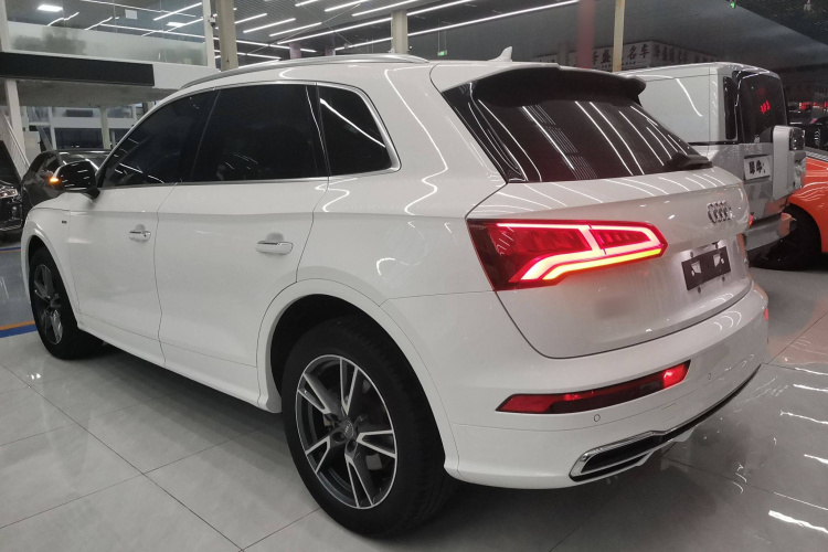 奥迪Q5L 2020款 改款 40 TFSI 荣享时尚型车身外观4
