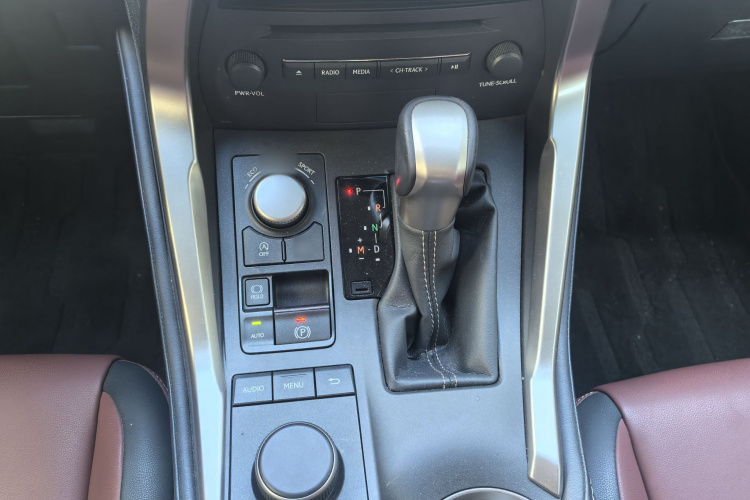 雷克萨斯NX 2015款 200t 全驱 锋尚版局部细节18