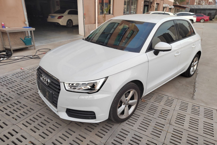 奥迪A1 2016款 30 TFSI Sportback Design风尚版车身外观1