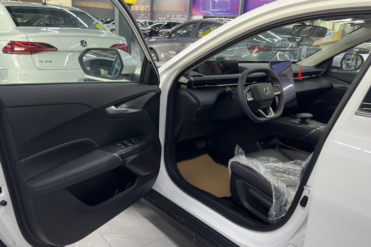 长安 逸动 2025款 蓝鲸 1.5T 500Bar尊贵型中控内饰7002