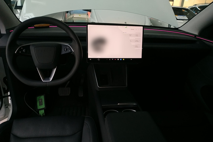 特斯拉 Model Y 2025款 长续航全轮驱动 首发版中控内饰12