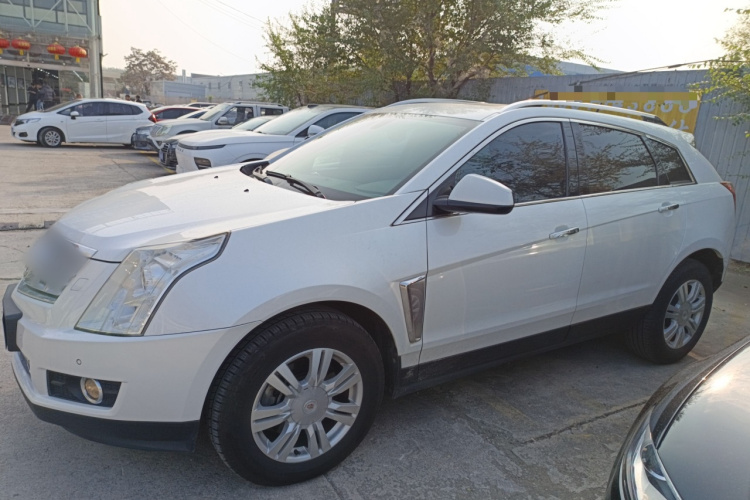 凯迪拉克SRX 2015款 3.0L 精英型车身外观4