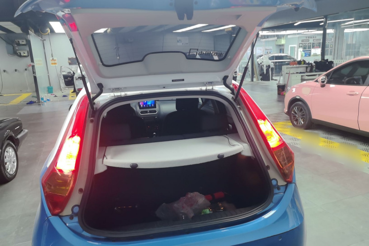 名爵3 2016款 1.3L AMT舒适版机舱底盘23