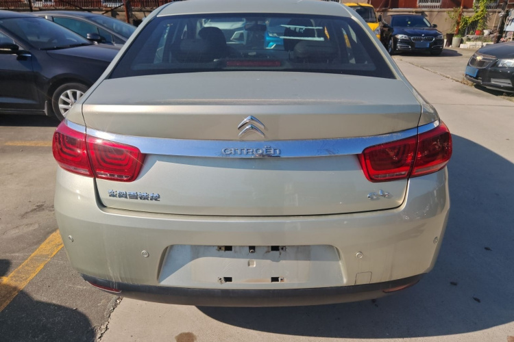 雪铁龙 C4世嘉 2016款 1.6L 自动舒适型车身外观6003