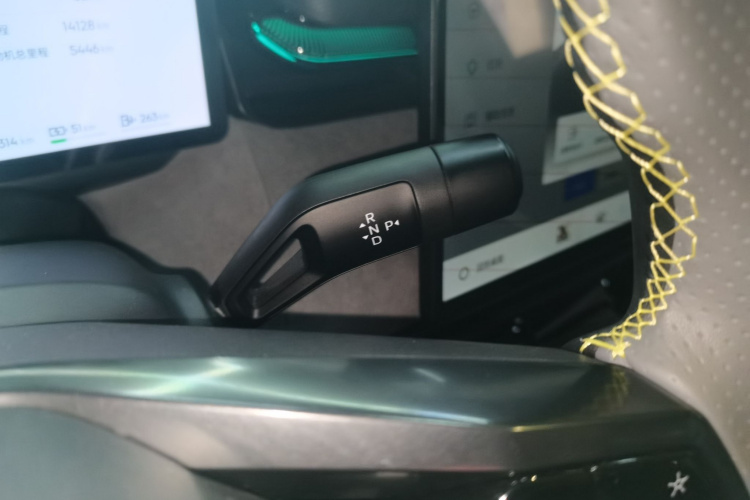 领克08 EM-P 2025款 245km 超长续航Halo局部细节18