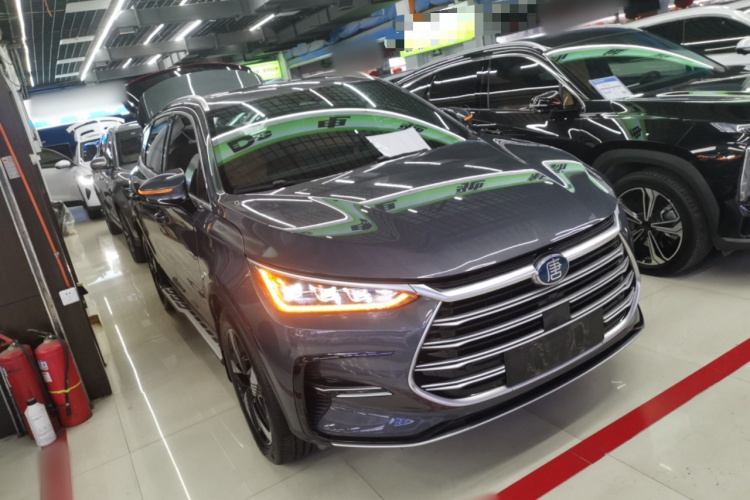 比亚迪 唐新能源 2023款 DM-i 冠军版 112KM 尊荣型车身外观3