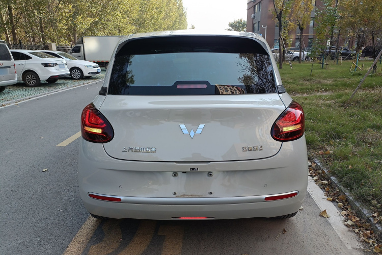 五菱汽车 五菱缤果 2024款 203km 轻享款车身外观6