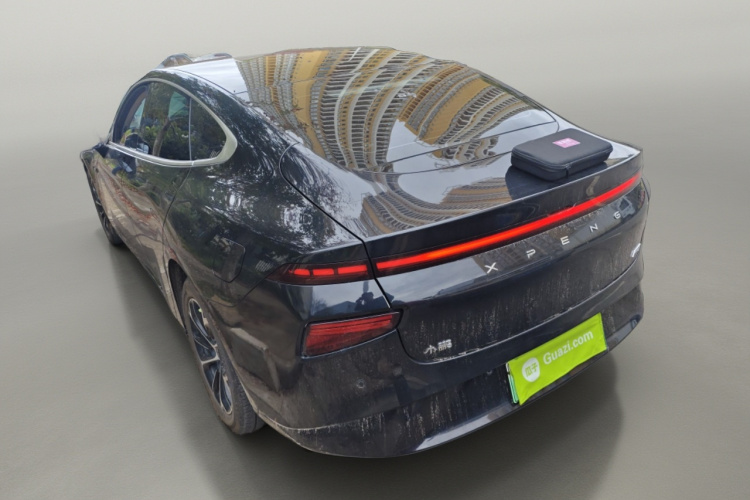 小鹏P7 2022款 586G车身外观5