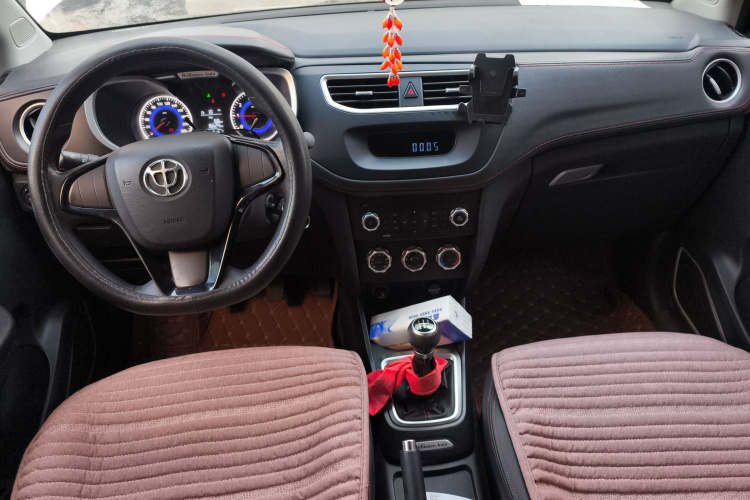 中华V3 2016款 1.5L 手动舒适型中控内饰7002