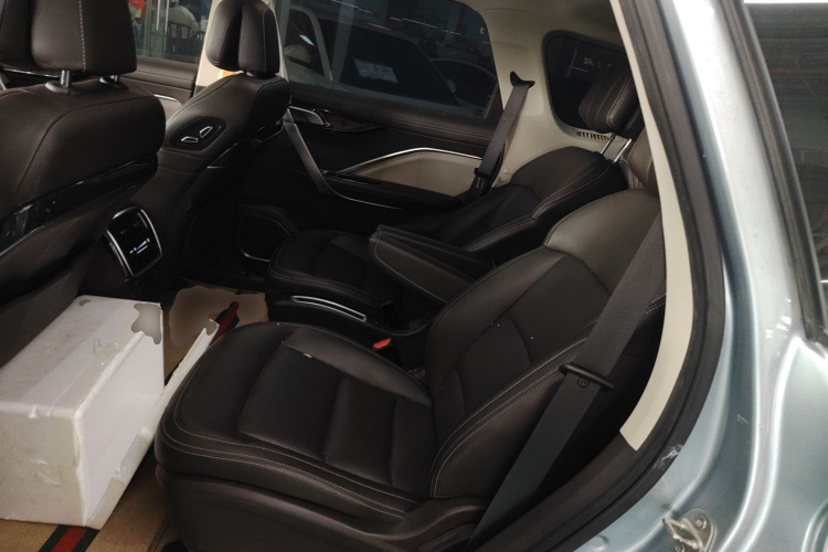 吉利汽车 嘉际 2019款 1.5TD MHEV DCT臻享型中控内饰7004