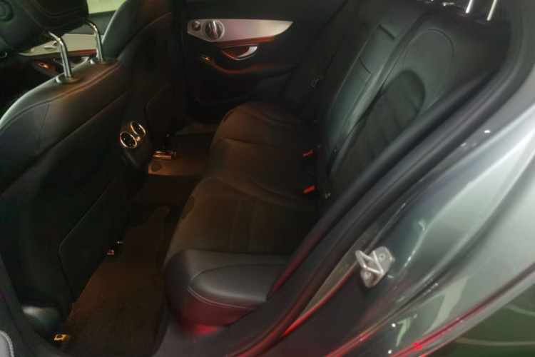 奔驰C级 2018款 C 200 运动版中控内饰7004