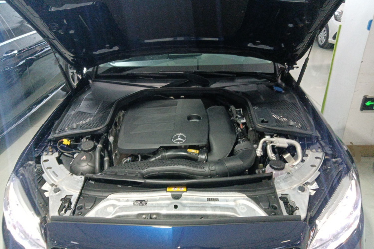 奔驰C级 2020款 C 260 L 运动版机舱底盘24