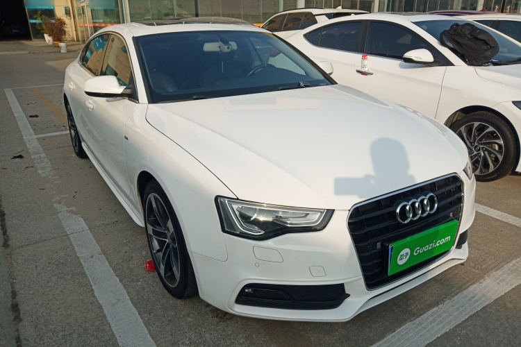 奥迪A5 2016款 改款 Sportback 45 TFSI 舒适型车身外观3