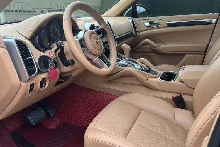 保时捷 2015款 Cayenne 3.0T中控内饰7001