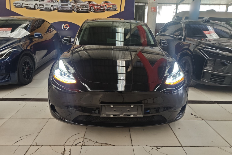 特斯拉 Model Y 2022款 改款 后轮驱动版车身外观2