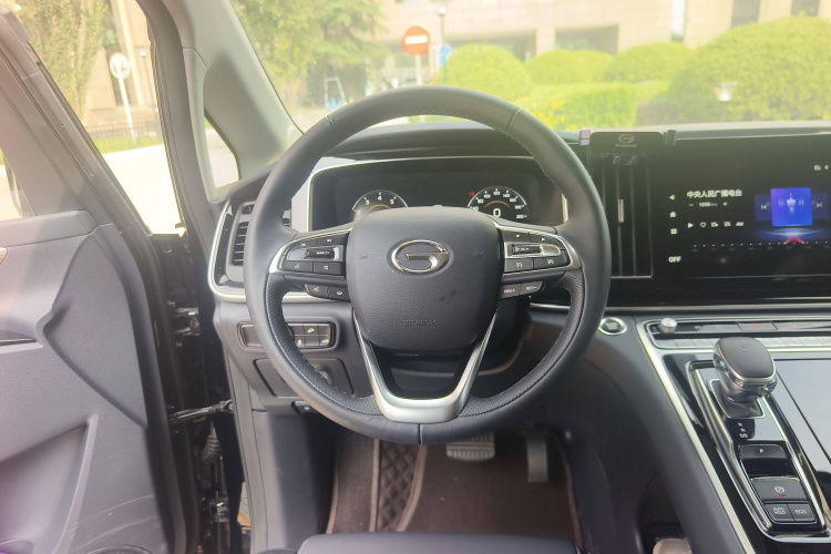 广汽传祺 传祺M8 2023款 领秀系列 390T 尊贵版中控内饰13