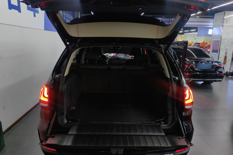 宝马X5(进口) 2017款 xDrive28i机舱底盘23