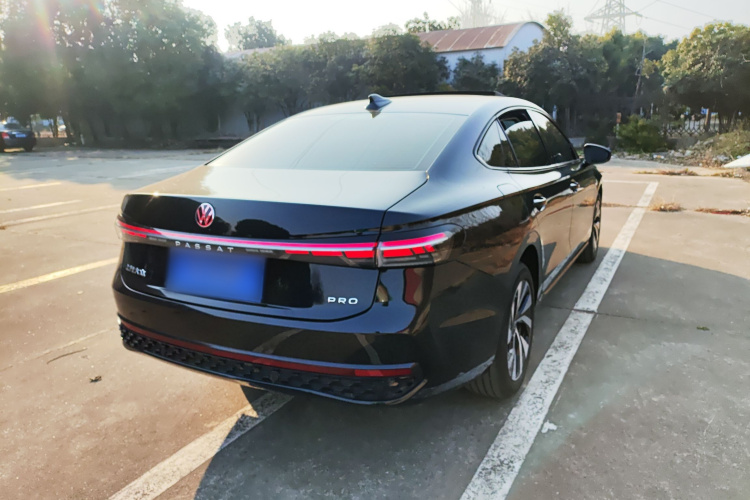 大众 帕萨特 2025款 Pro 380TSI 星空龙耀版车身外观7