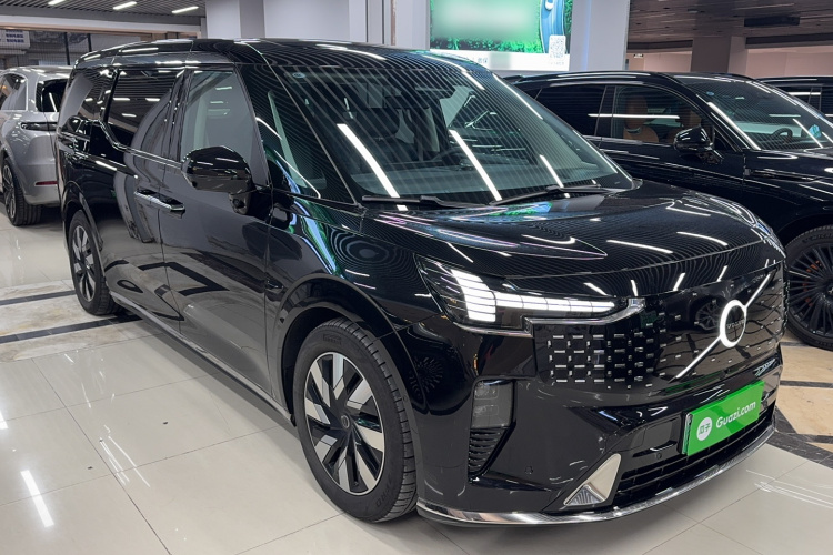 沃尔沃EM90 2025款 Ultra 六座车身外观6007