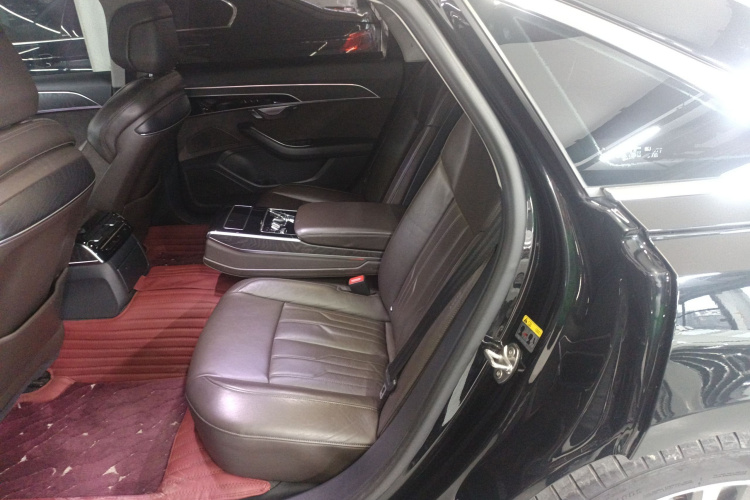 奥迪A8 2019款 A8L 50 TFSI quattro 舒适型中控内饰7004