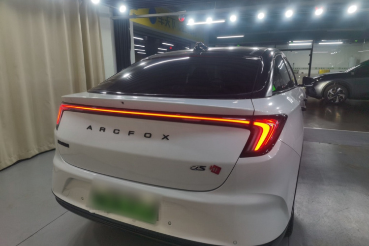 ARCFOX极狐 极狐 阿尔法S(ARCFOX αS) 2022款 HI版 高阶版车身外观6