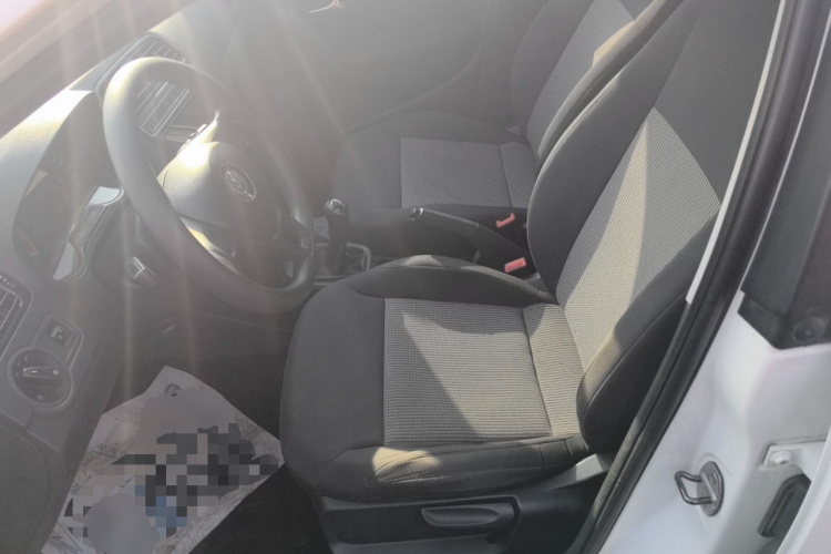 大众 Polo 2016款 1.4L 手动风尚型中控内饰19