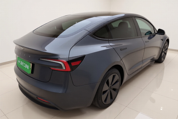 特斯拉 Model 3 2023款 后轮驱动版车身外观7