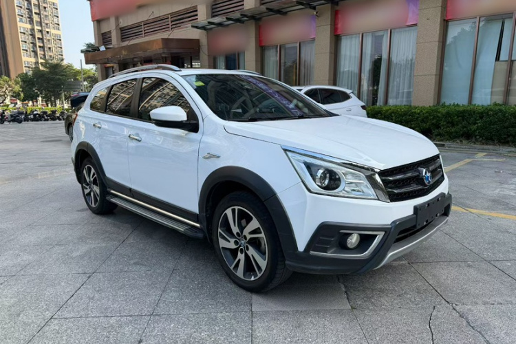 启辰T70X 2015款 2.0L CVT睿趣运动版车身外观6004