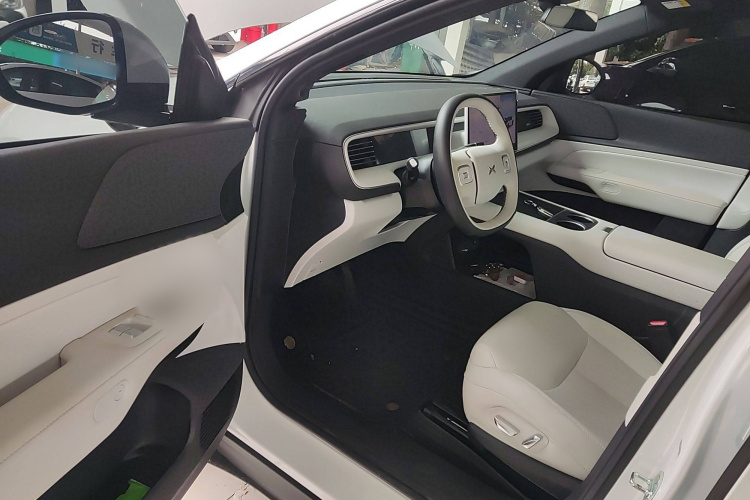 小鹏G6 2023款 580 长续航 Pro中控内饰7003