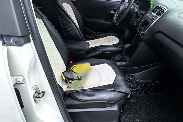 大众 Polo 2016款 1.4L 自动风尚型中控内饰7008