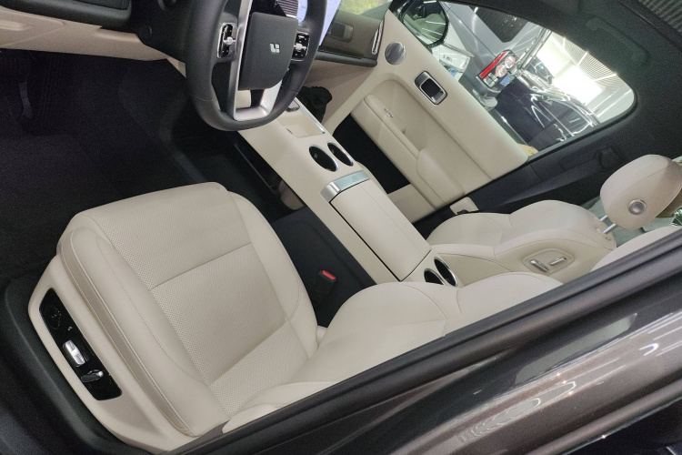 理想汽车 理想L9 2022款 Max中控内饰19