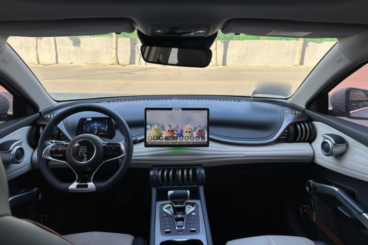 比亚迪 元PLUS 2022款 430KM 尊贵型中控内饰7004