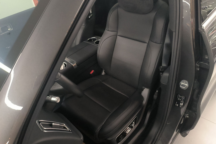 理想汽车 理想L8 2024款 Ultra中控内饰19