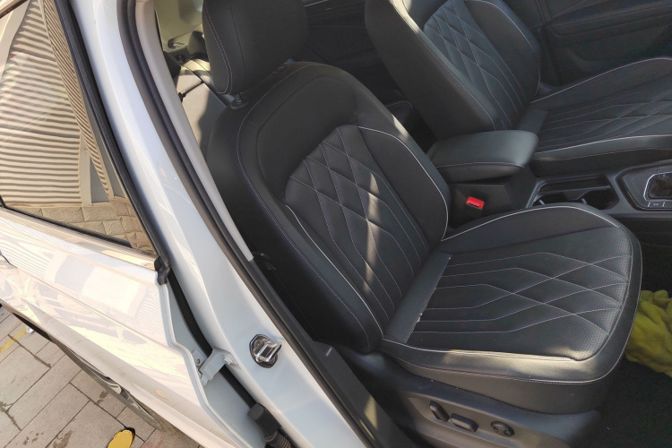 大众 途观L 2024款 300TSI 自动两驱智享版局部细节41