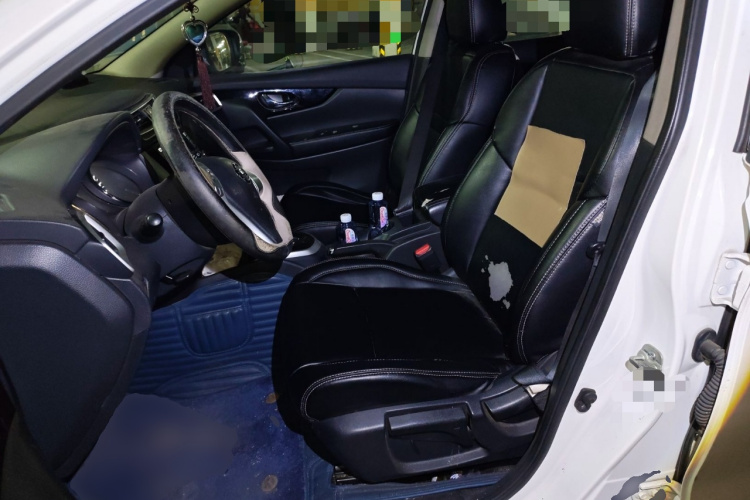 日产 逍客 2016款 2.0L CVT精英版中控内饰19