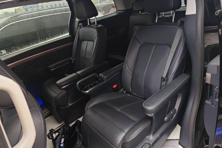 广汽传祺 传祺M8 2023款 领秀系列 390T 尊贵版中控内饰7004