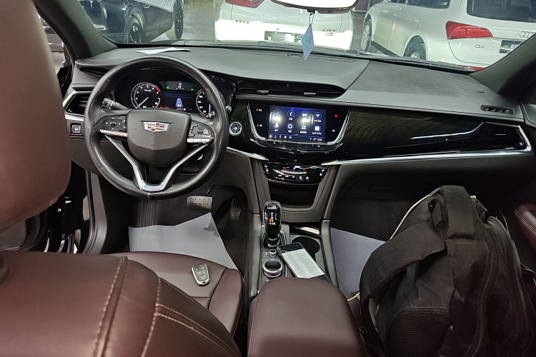 凯迪拉克XT6 2022款 2.0T 六座四驱豪华120周年限量版中控内饰12