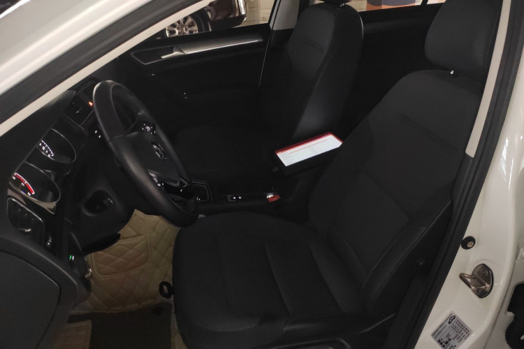 大众 高尔夫 2019款 1.6L 自动舒适型 国V局部细节19