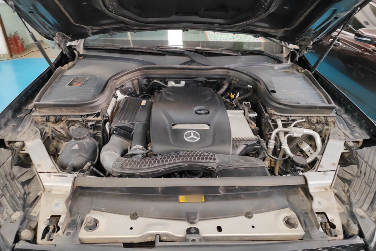 奔驰GLC 2018款 GLC 260 4MATIC 豪华型机舱底盘24