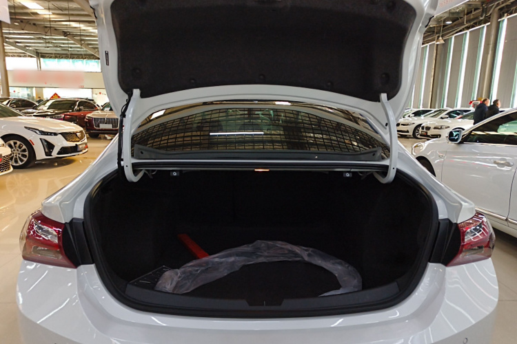 雪佛兰 迈锐宝XL 2023款 Redline 2.0T 锐动版机舱底盘23