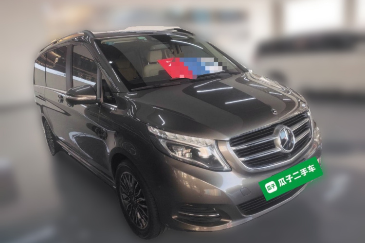 奔驰V级 2017款 V 260 尊贵版车身外观3