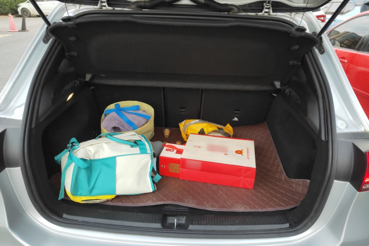 奔驰B级 2020款 B 200 动感型机舱底盘23