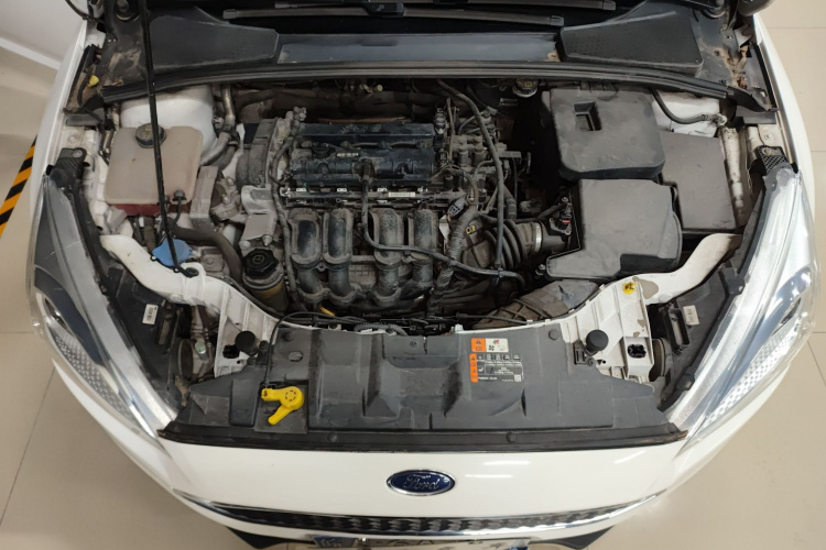 福特 福克斯 2017款 两厢 1.6L 自动风尚型智行版机舱底盘24