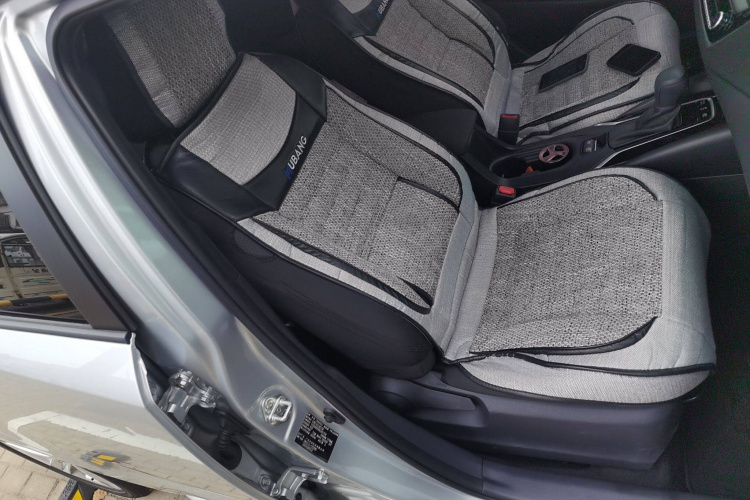 丰田 雷凌 2022款 双擎 1.8H E-CVT豪华版局部细节41