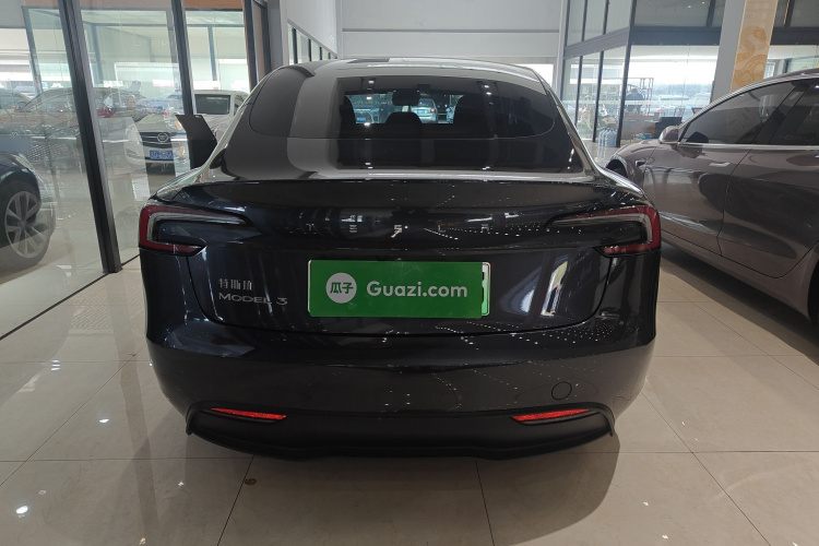 特斯拉 Model 3 2023款 后轮驱动版车身外观6