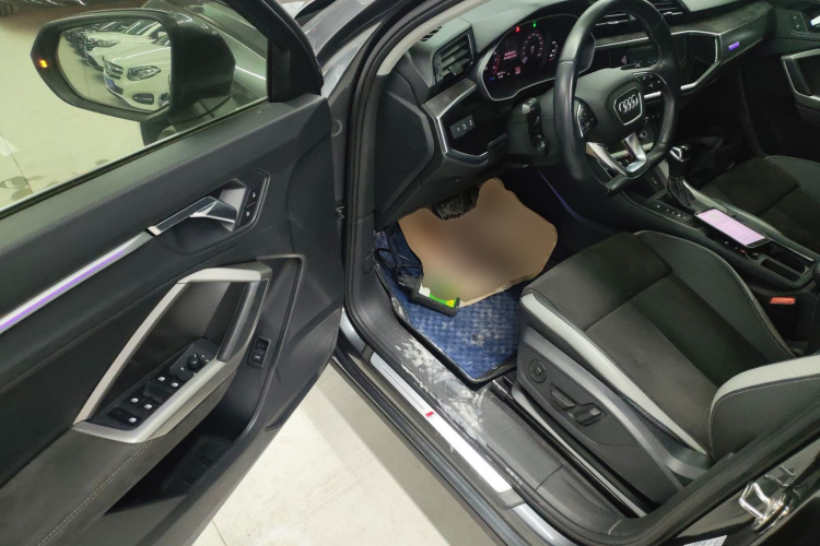 奥迪Q3 2021款 35 TFSI 时尚动感型中控内饰20