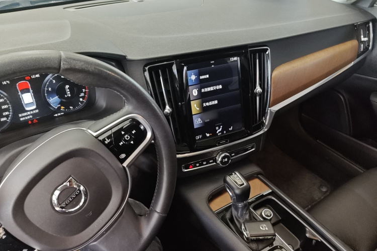沃尔沃S90 2018款 T5 智雅版中控内饰12