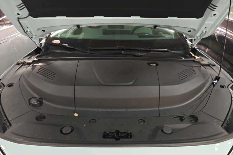 ARCFOX极狐 极狐 阿尔法S5 2024款 560MAX 185kW机舱底盘24