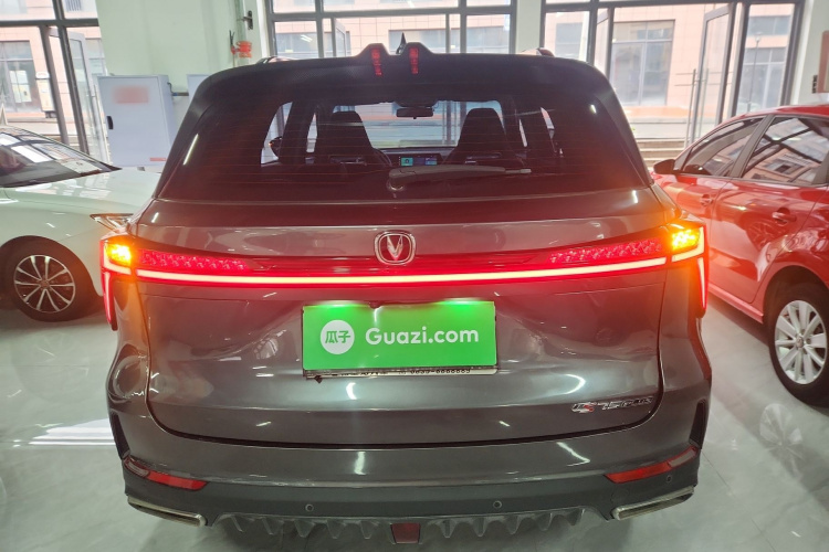 长安CS75 PLUS 2022款 第二代 1.5T 自动豪华型车身外观6